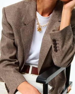 The Flower Meets The Pearl Necklace