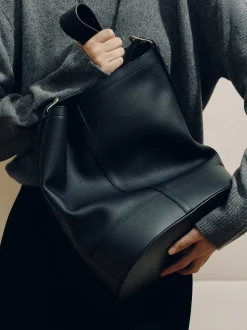 The Hobo in Black Nappa