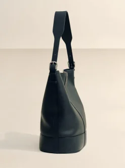 The Hobo in Black Nappa