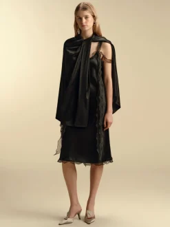 Twist Capelet in Black