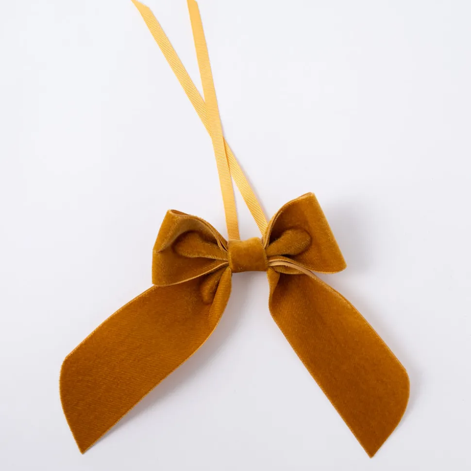 Velvet Napkin Bow