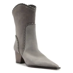 Victoria Saddle in Cement