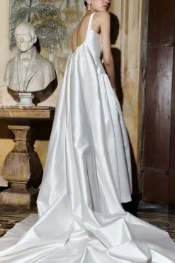 Watteau Train | STYLE 135