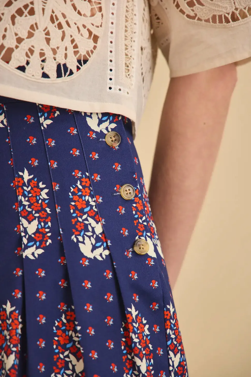 Willa Short in Fall Floral Navy