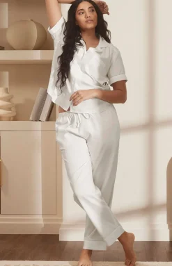 Women's Signature Short Sleeve & Pants Pajama Set in White